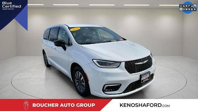 Used 2024 Chrysler Pacifica Limited FWD image 3