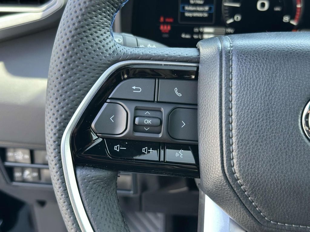 New 2025 Toyota Tundra Platinum image 9