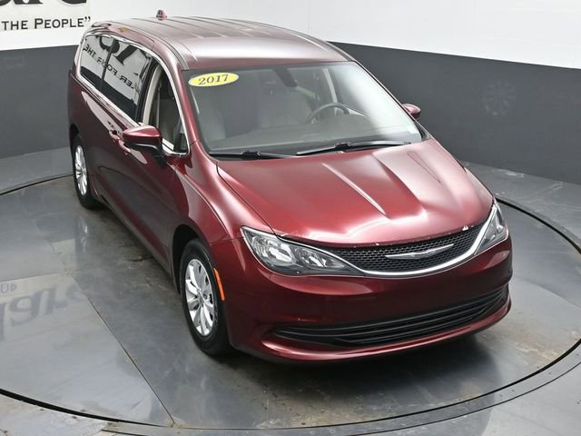 Used 2017 Chrysler Pacifica Touring w/ Tire & Wheel Group image 46