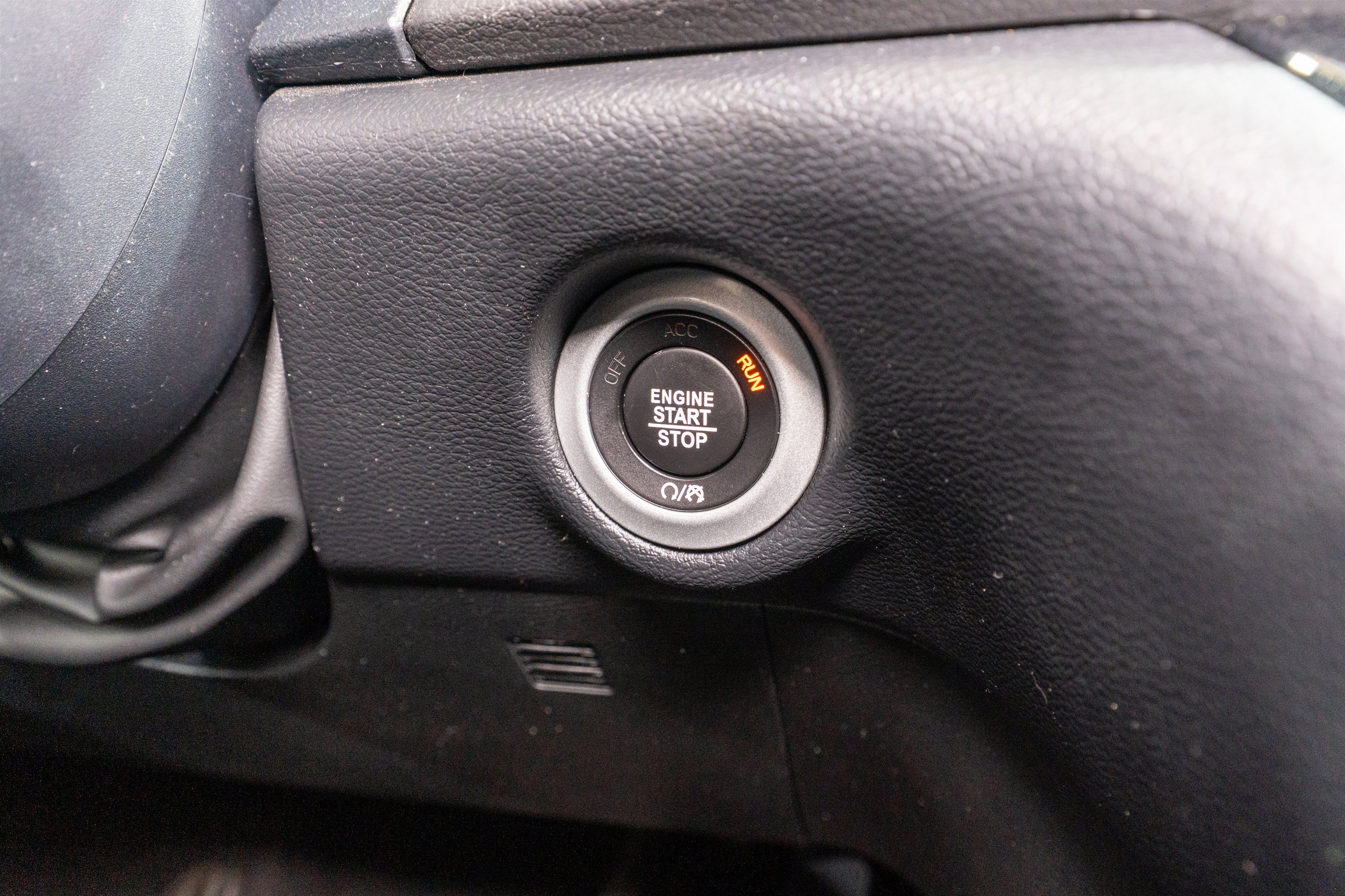 Used 2025 Chrysler Pacifica Select FWD image 28
