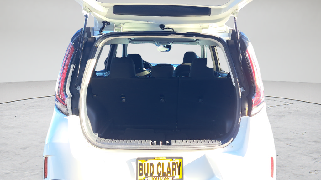 Used 2023 Kia Soul LX w/ LX Technology Package FWD image 26