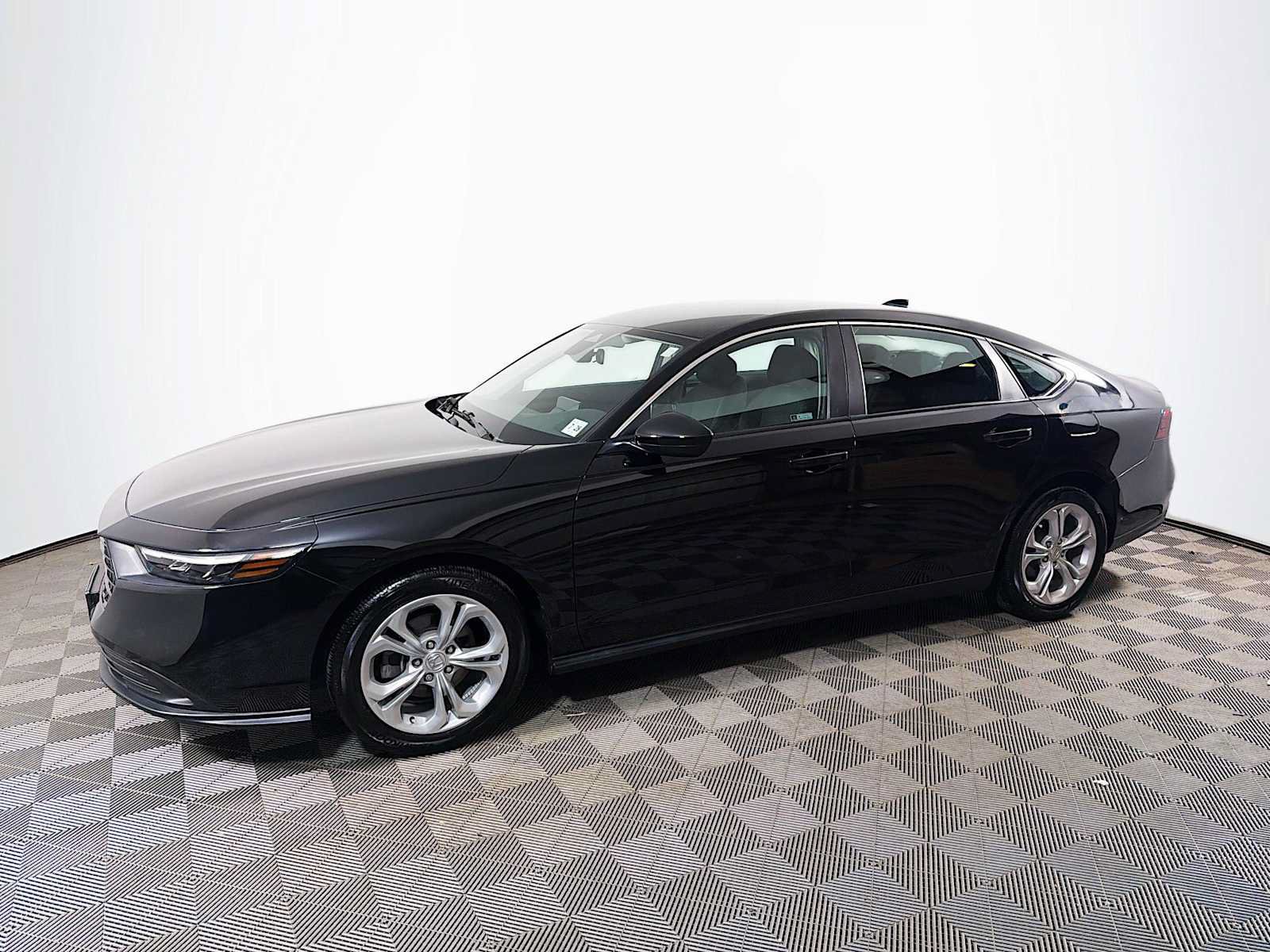 Used 2023 Honda Accord LX image 1