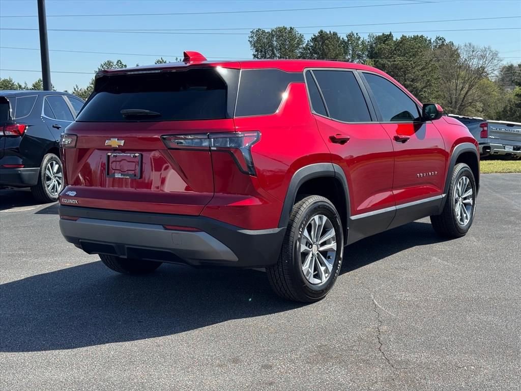 Used 2025 Chevrolet Equinox LT image 3
