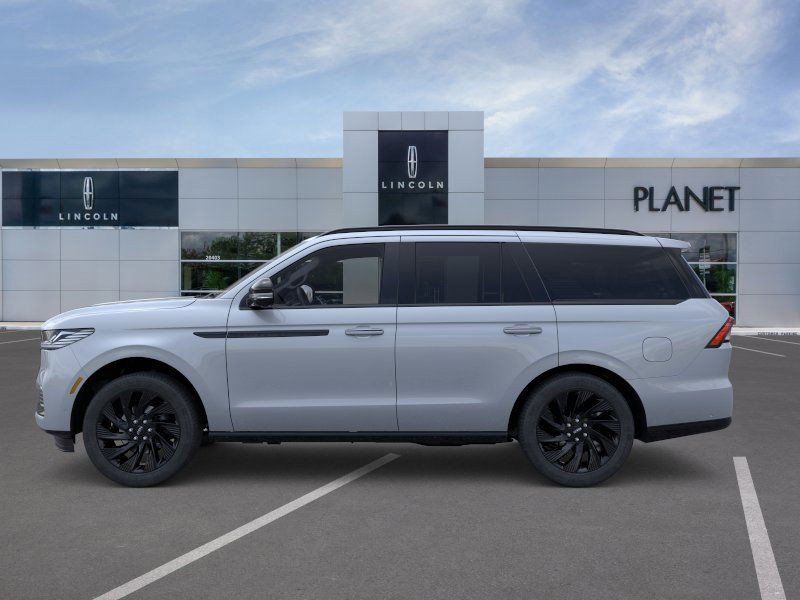 New 2025 Lincoln Navigator Reserve w/ Jet Appearance Package image 3