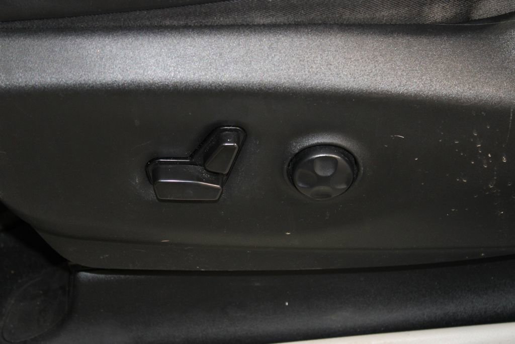 Used 2022 Chrysler Pacifica Limited image 14