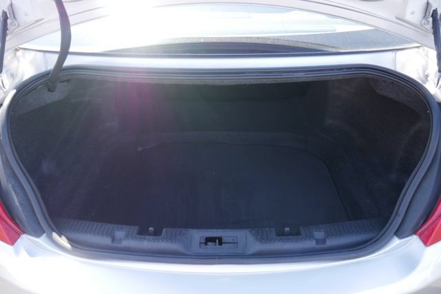 Used 2013 Lincoln MKS FWD image 11