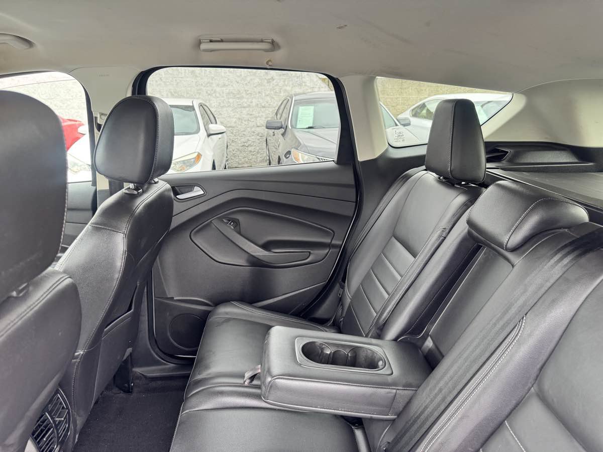 Used 2016 Ford Escape SE w/ SE Leather Comfort Package AWD/4WD image 29