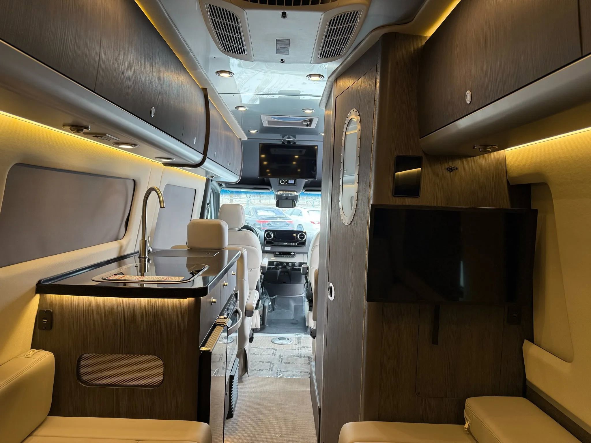 Used 2022 Mercedes-Benz Sprinter 3500 w/ Parking Package image 62