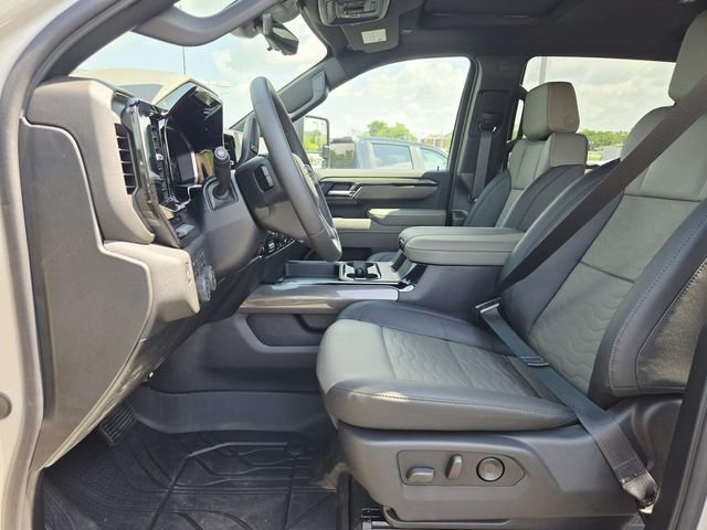 New 2026 Chevrolet Silverado 2500 ZR2 w/ LPO, Dark Essentials Package AWD/4WD image 9