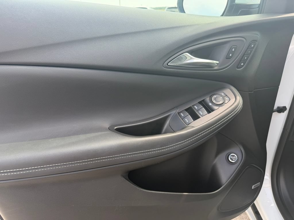 Used 2024 Buick Encore GX Avenir w/ Avenir Technology Package AWD/4WD image 8