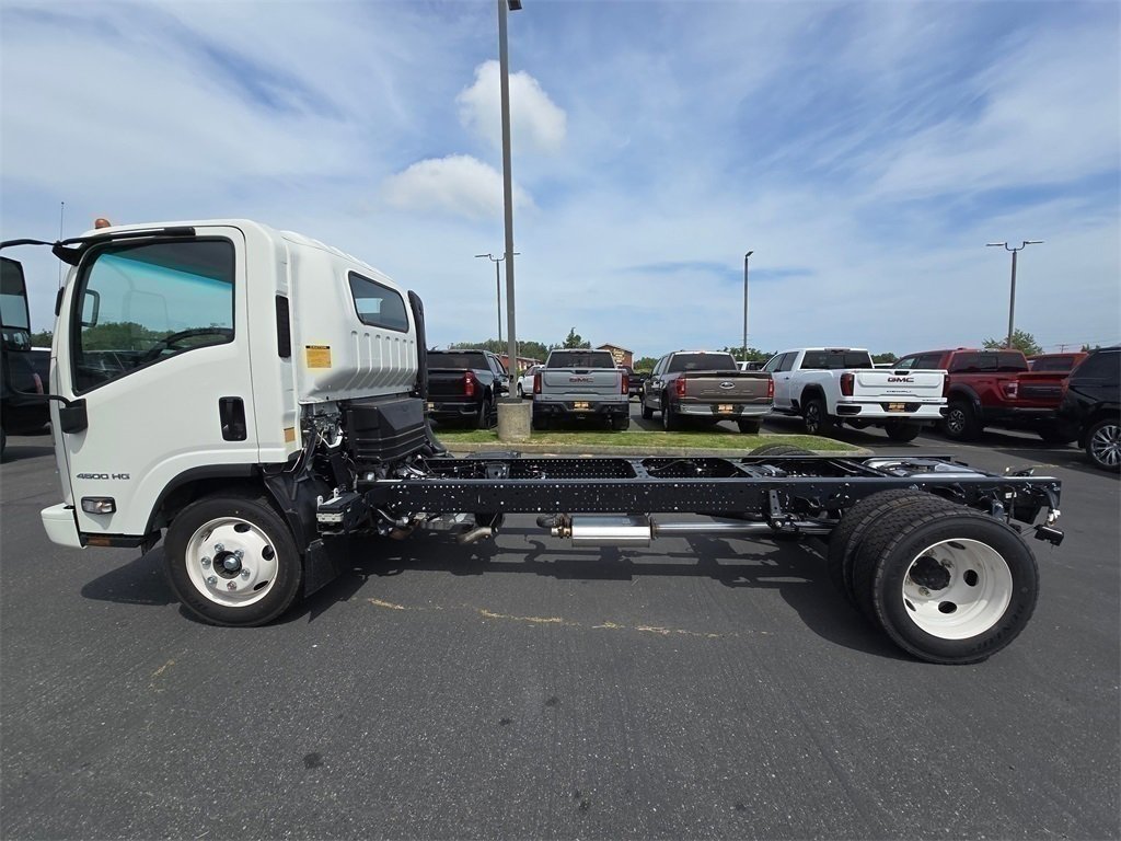 New 2024 Chevrolet Low Cab Forward image 8