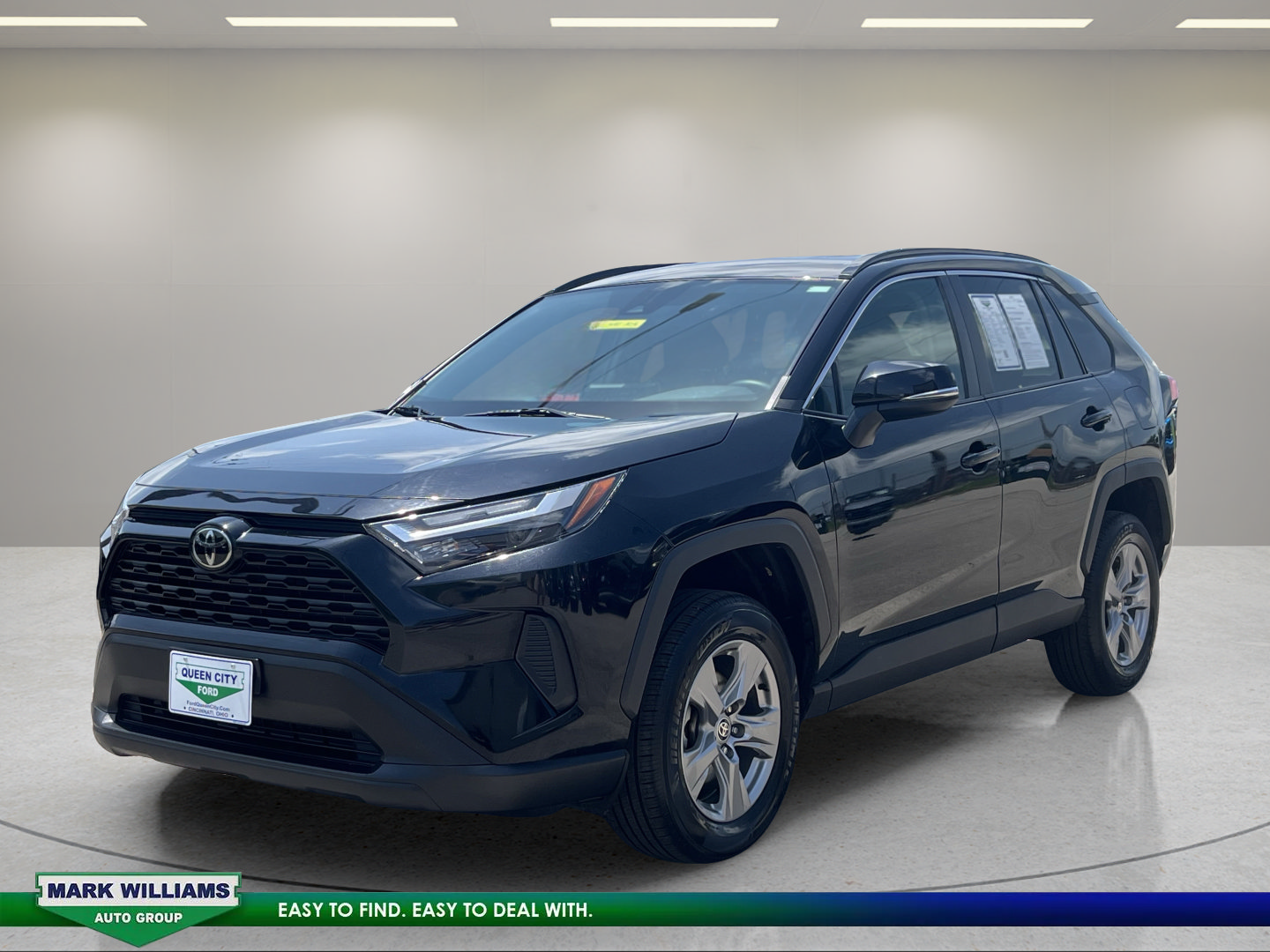 Used 2024 Toyota RAV4 XLE FWD image 3