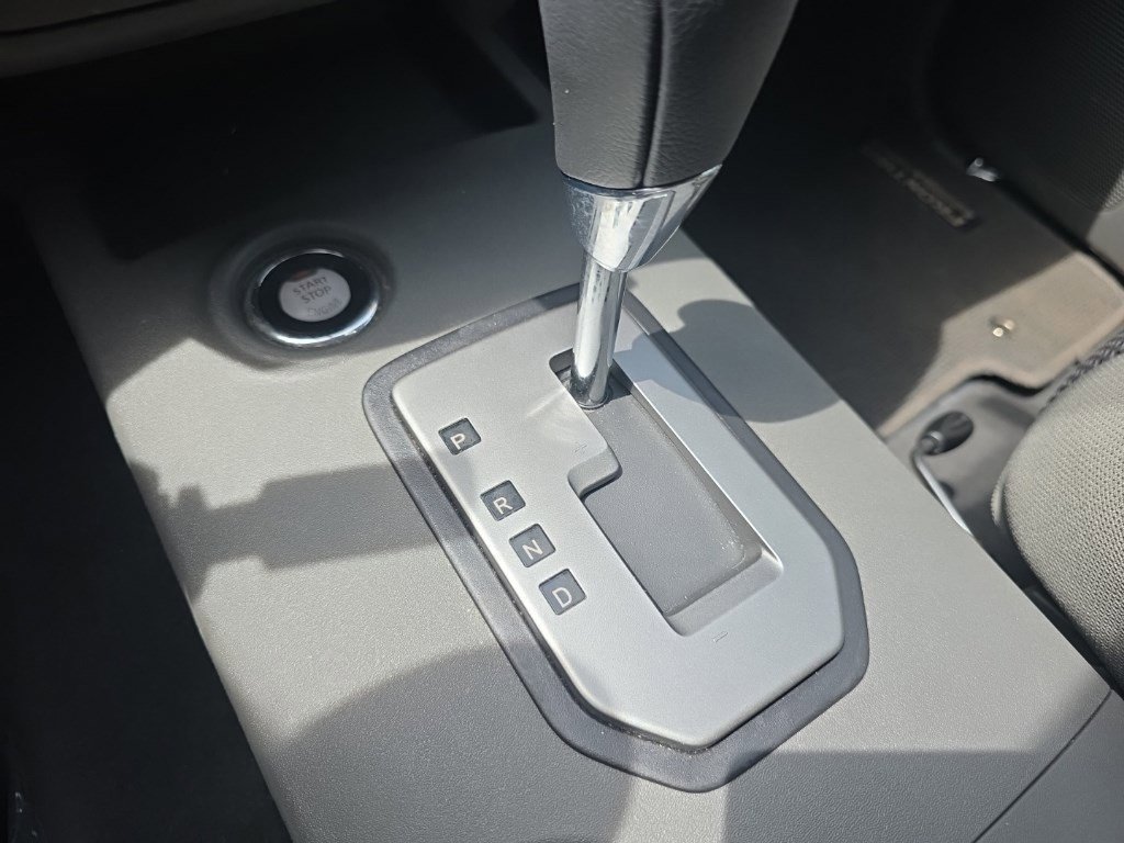Used 2020 Nissan Frontier SV w/ Midnight Edition Floor Mats image 24