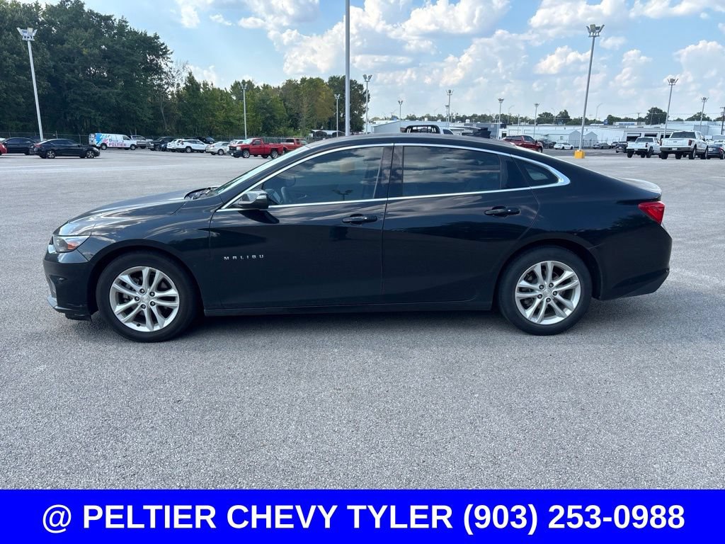 Used 2017 Chevrolet Malibu LT FWD image 4
