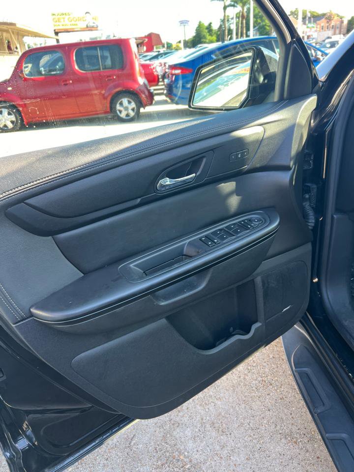 Used 2017 Chevrolet Traverse LT FWD image 12