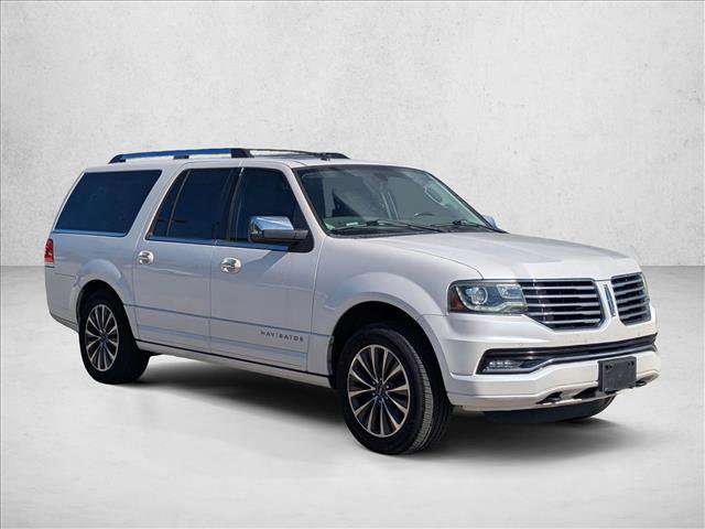 Used 2015 Lincoln Navigator L 2WD image 3