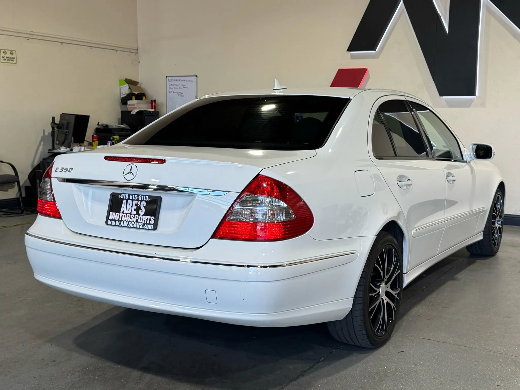 Used 2009 Mercedes-Benz E 350 Sedan image 5