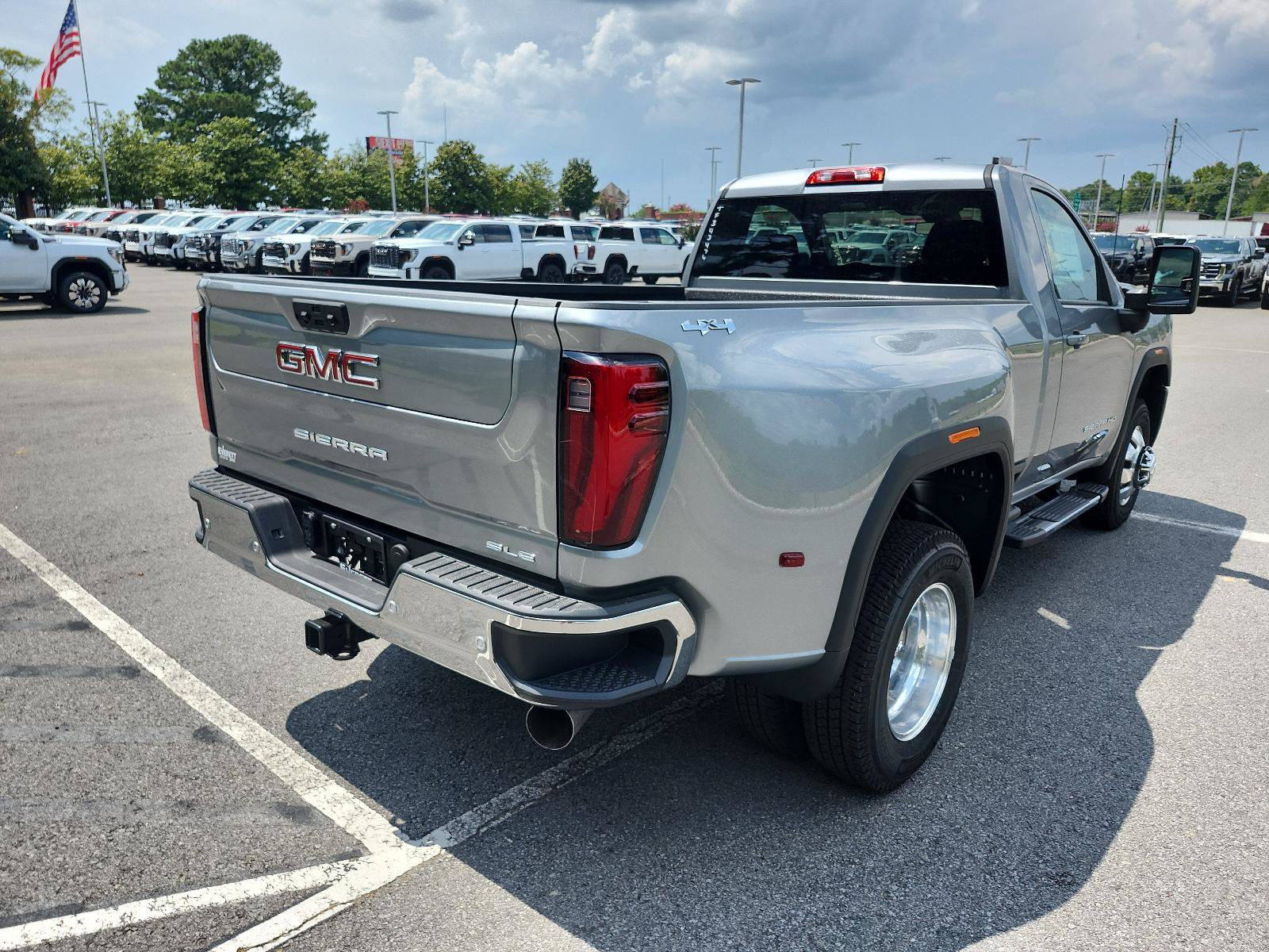 New 2026 GMC Sierra 3500 SLE AWD/4WD image 3