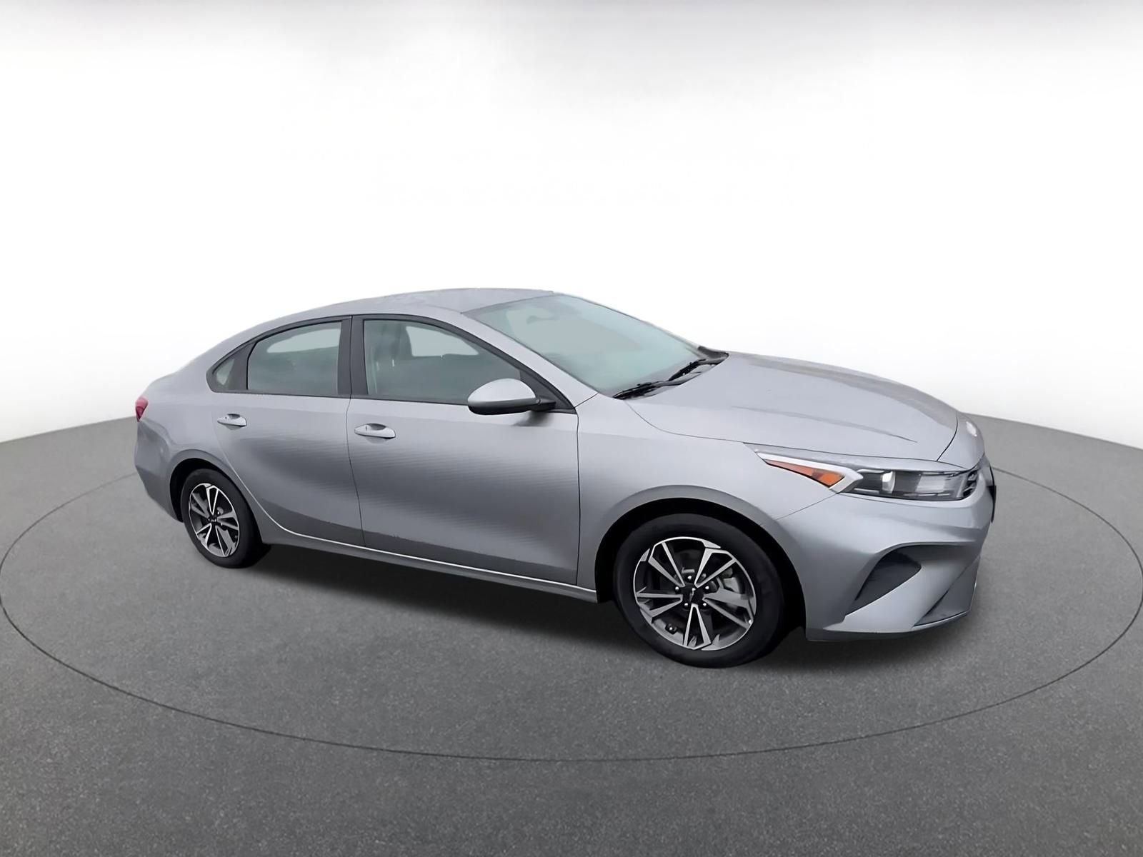 Used 2024 Kia Forte LXS image 2