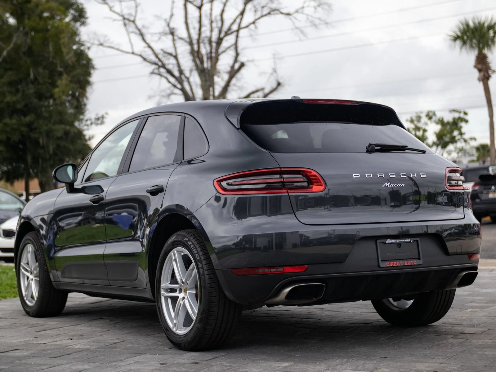 Used 2018 Porsche Macan Sport Edition AWD/4WD image 9