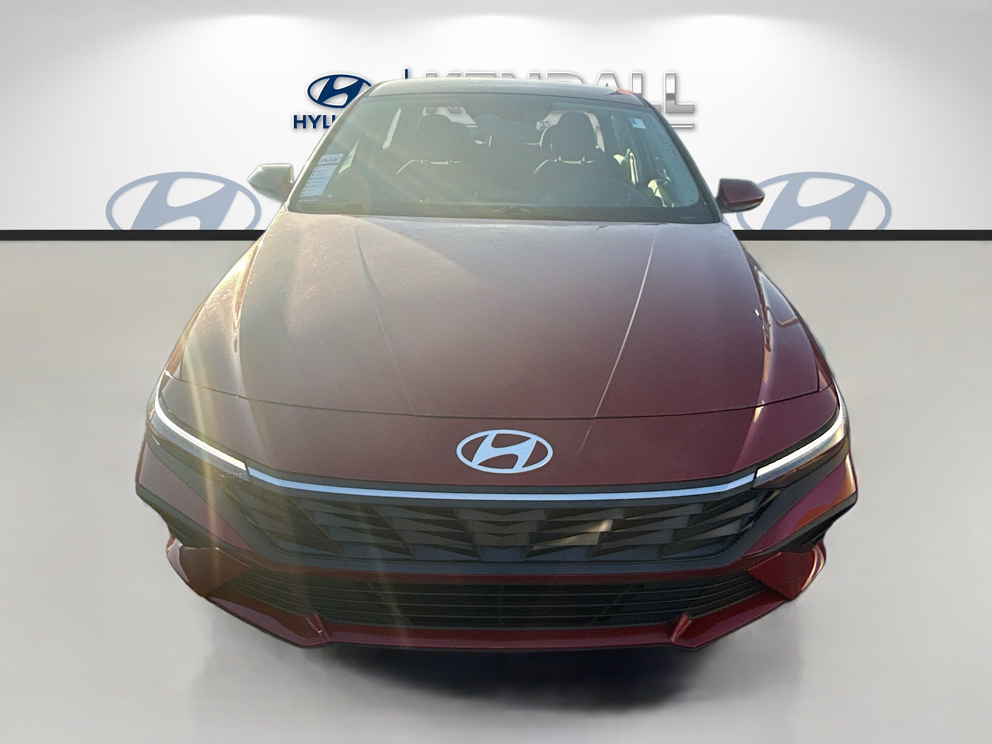 Used 2025 Hyundai Elantra SE image 2