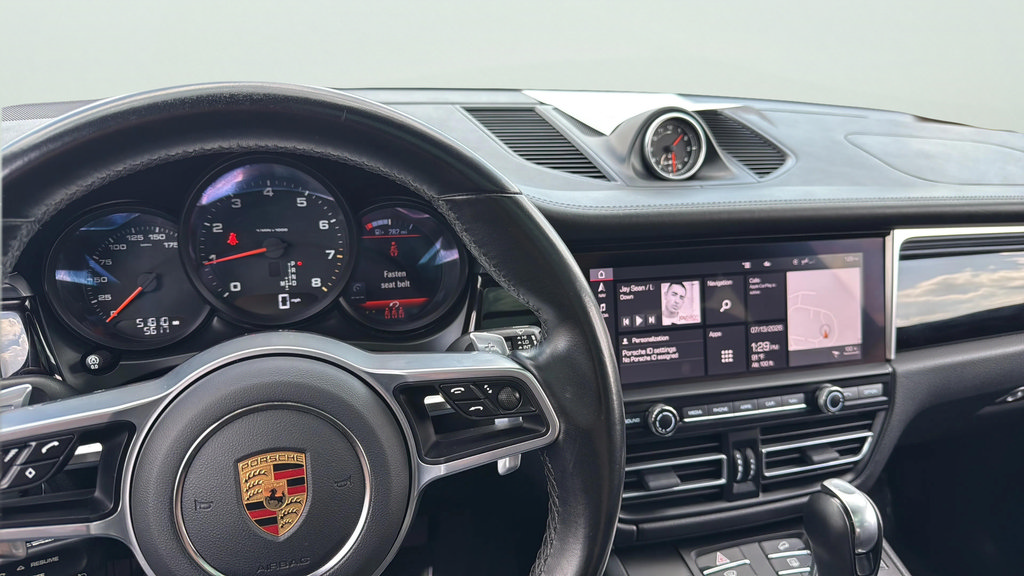 Used 2021 Porsche Macan AWD/4WD image 21