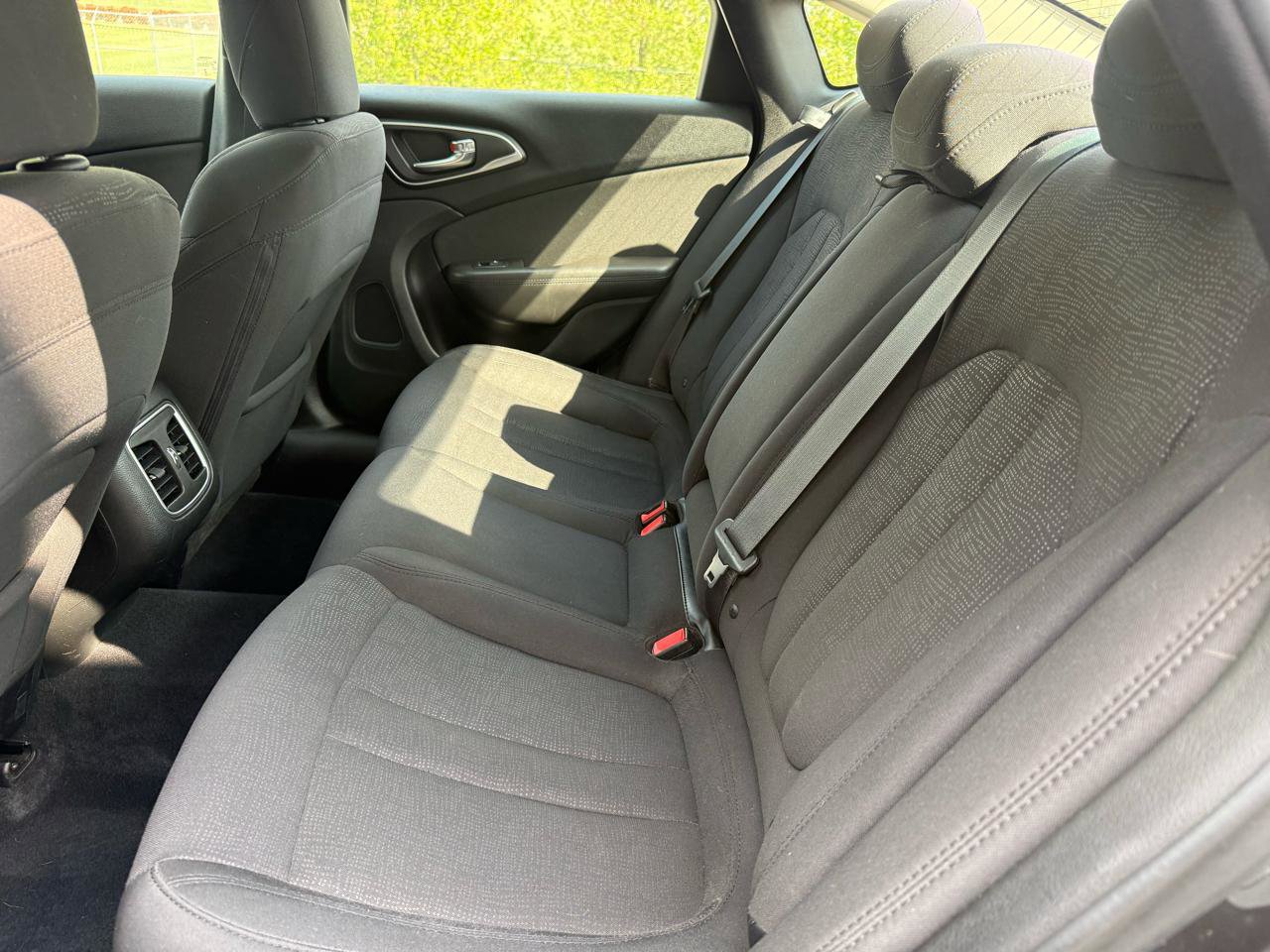 Used 2015 Chrysler 200 Limited w/ Convenience Group image 24