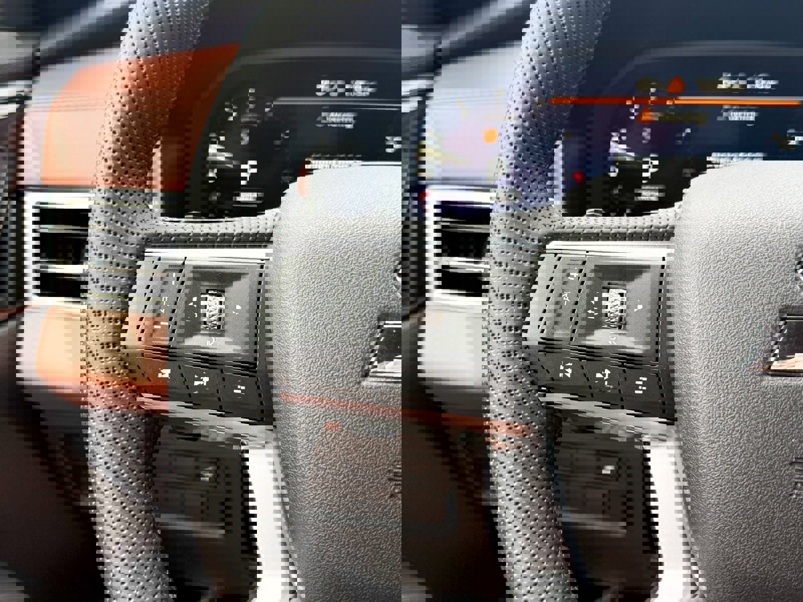 New 2025 Mitsubishi Outlander SEL image 42