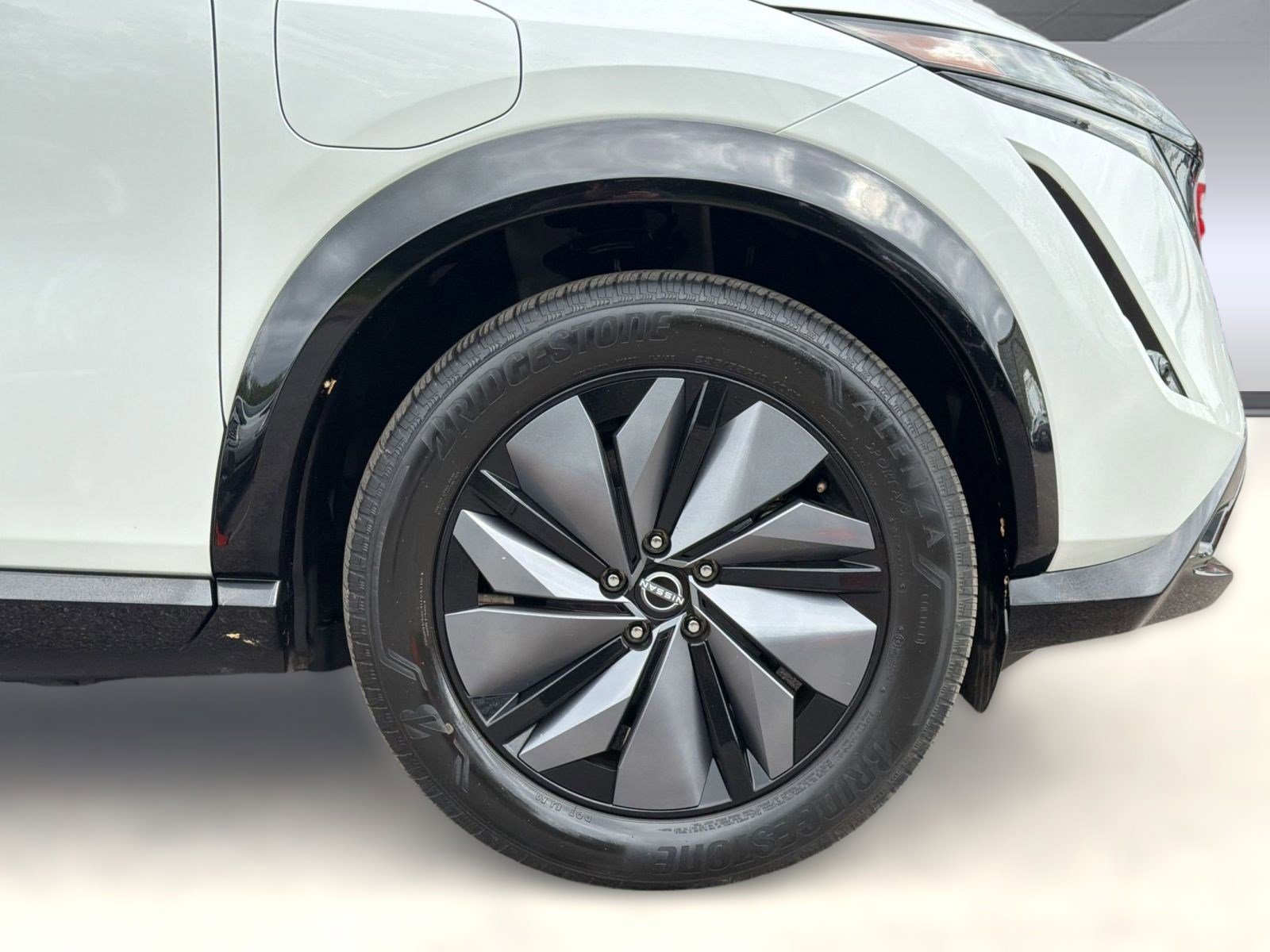 Used 2023 Nissan Ariya AWD image 12