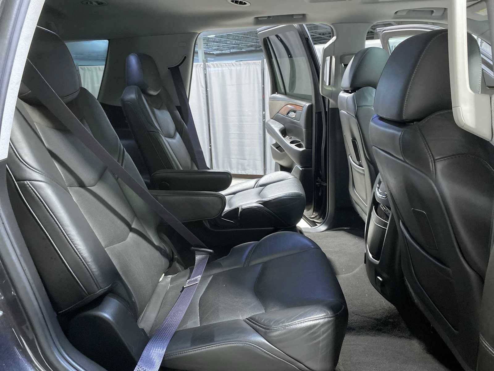 Used 2015 Cadillac Escalade Premium AWD/4WD image 13