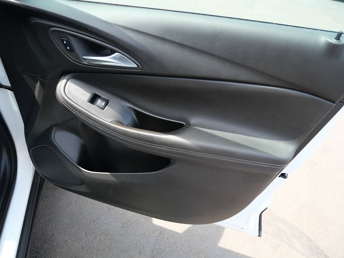 Used 2024 Buick Encore GX Preferred FWD image 32