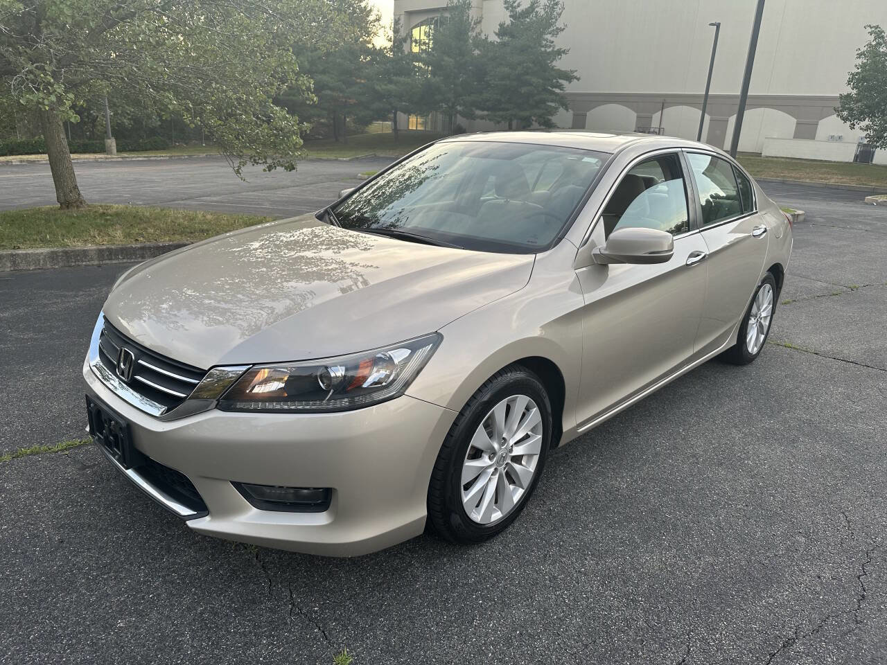 Used 2015 Honda Accord EX image 3