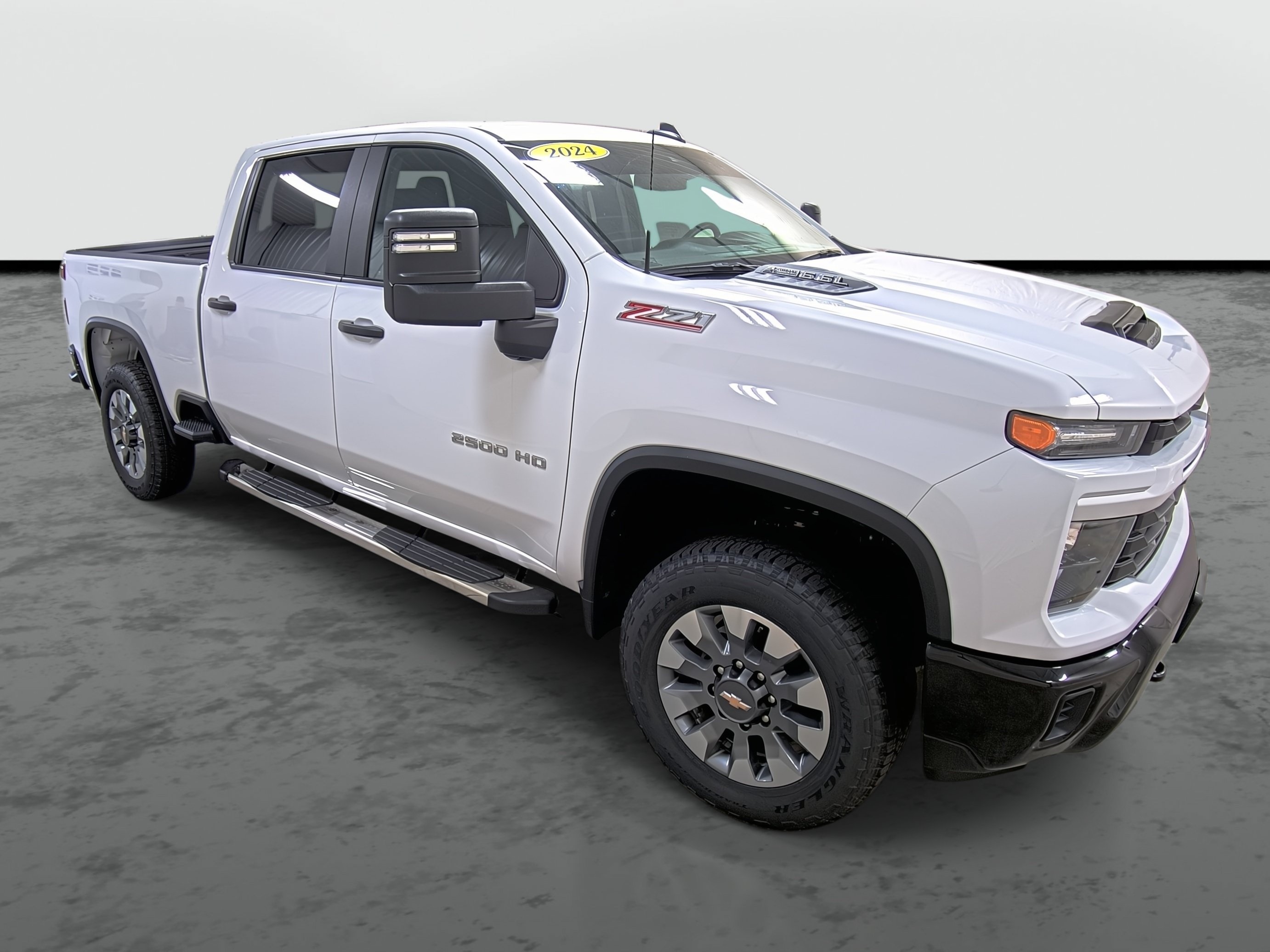 Used 2024 Chevrolet Silverado 2500 Custom w/ Custom Convenience Package AWD/4WD image 5