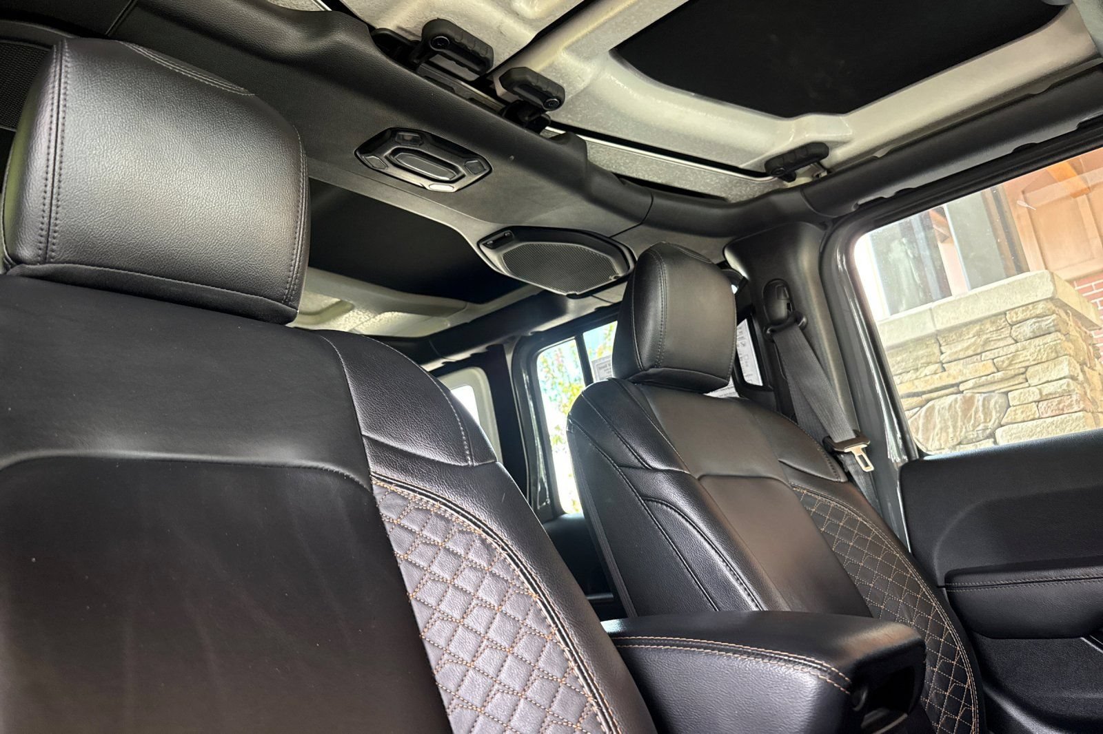 Used 2023 Jeep Wrangler Unlimited Sahara AWD/4WD image 17
