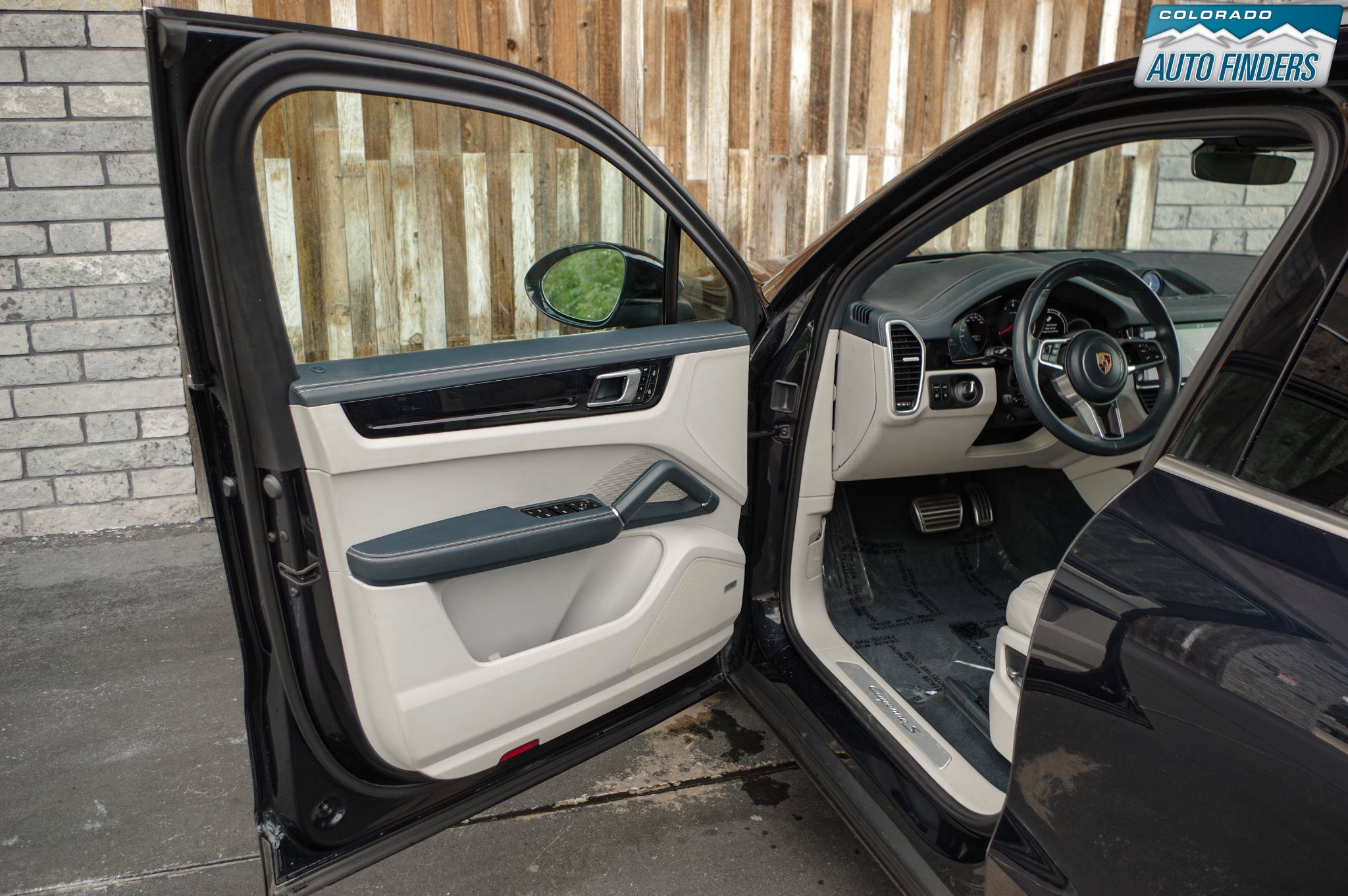 Used 2019 Porsche Cayenne S w/ Premium Plus Package AWD/4WD image 10