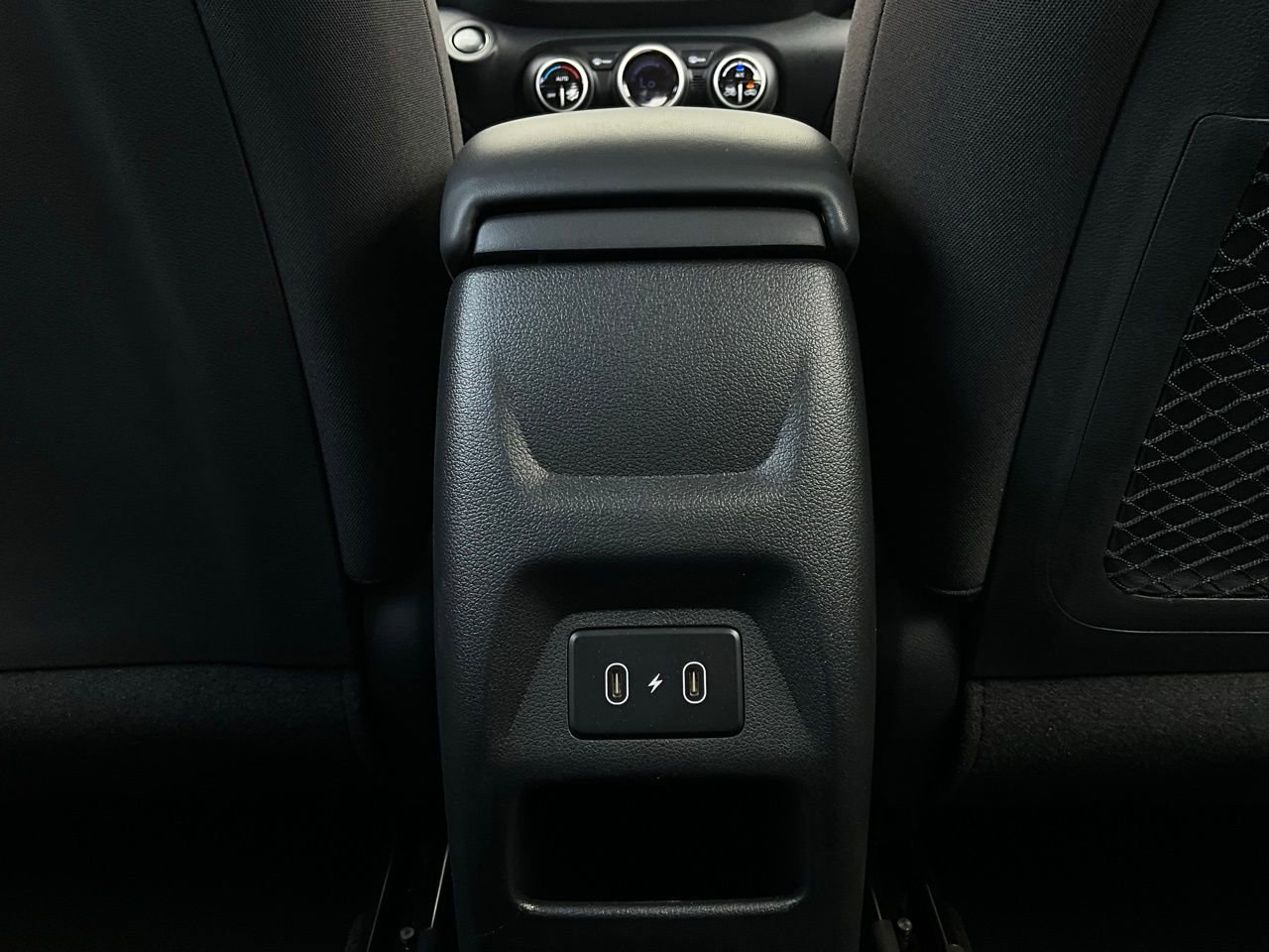 Used 2025 Hyundai Venue SEL image 12