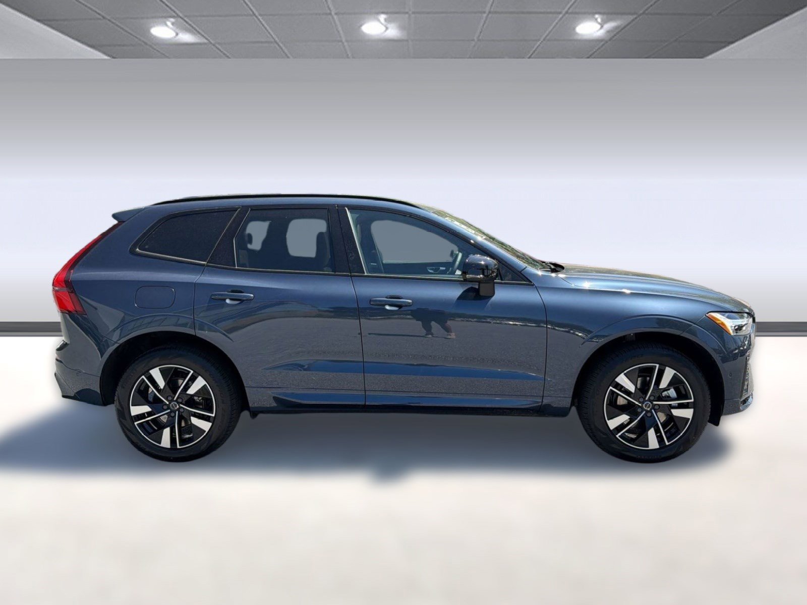 New 2026 Volvo XC60 B5 Plus w/ Climate Package AWD/4WD image 8