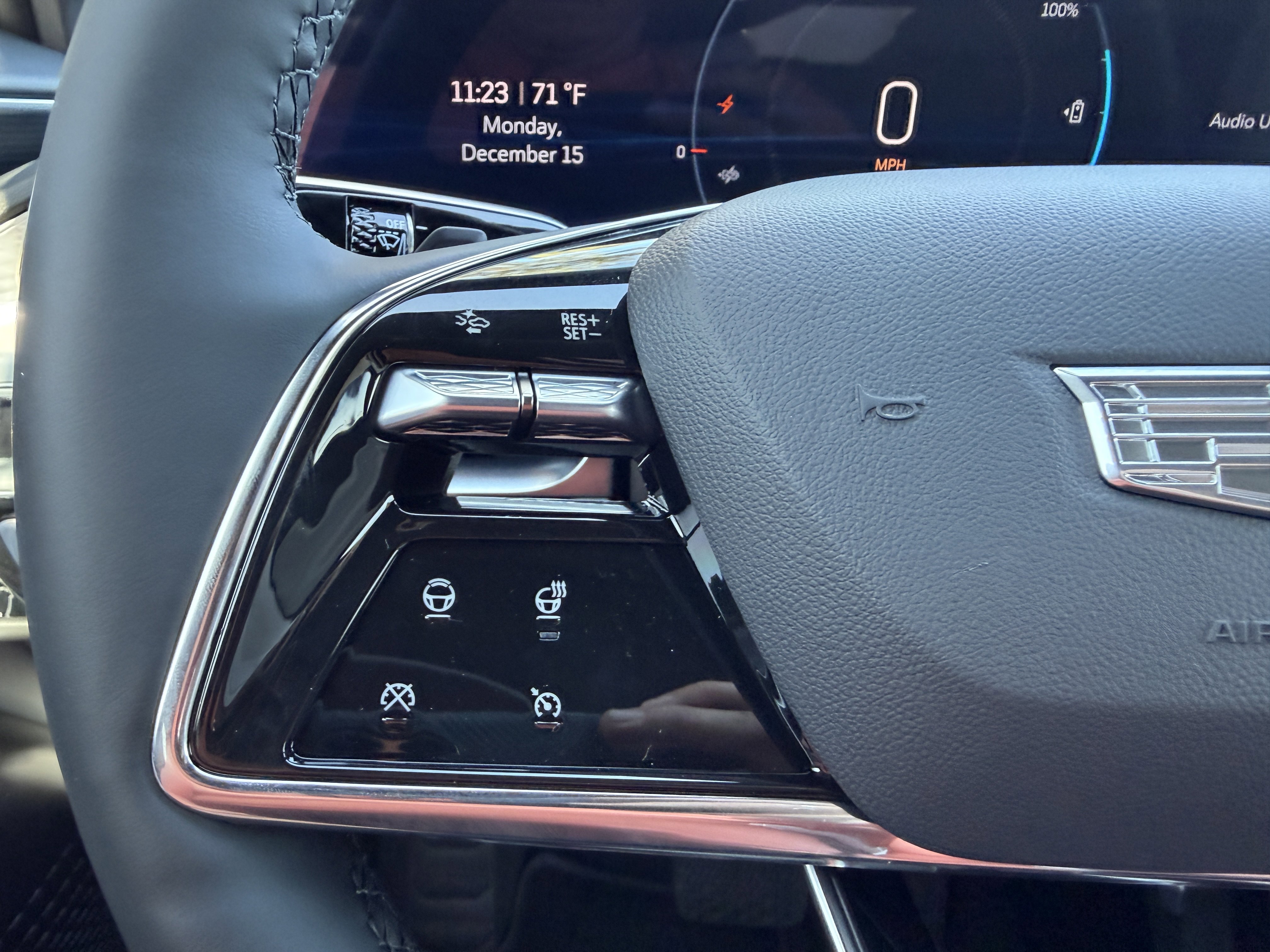 New 2026 Cadillac Lyriq Luxury image 27