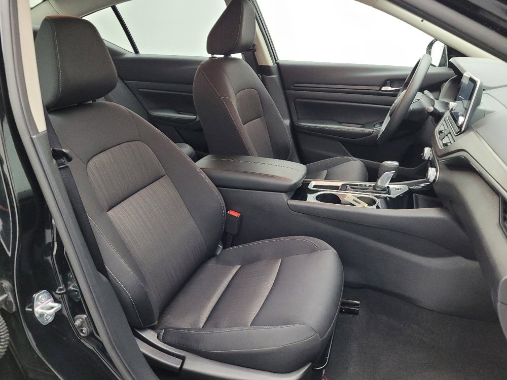 Used 2024 Nissan Altima 2.5 SV image 21