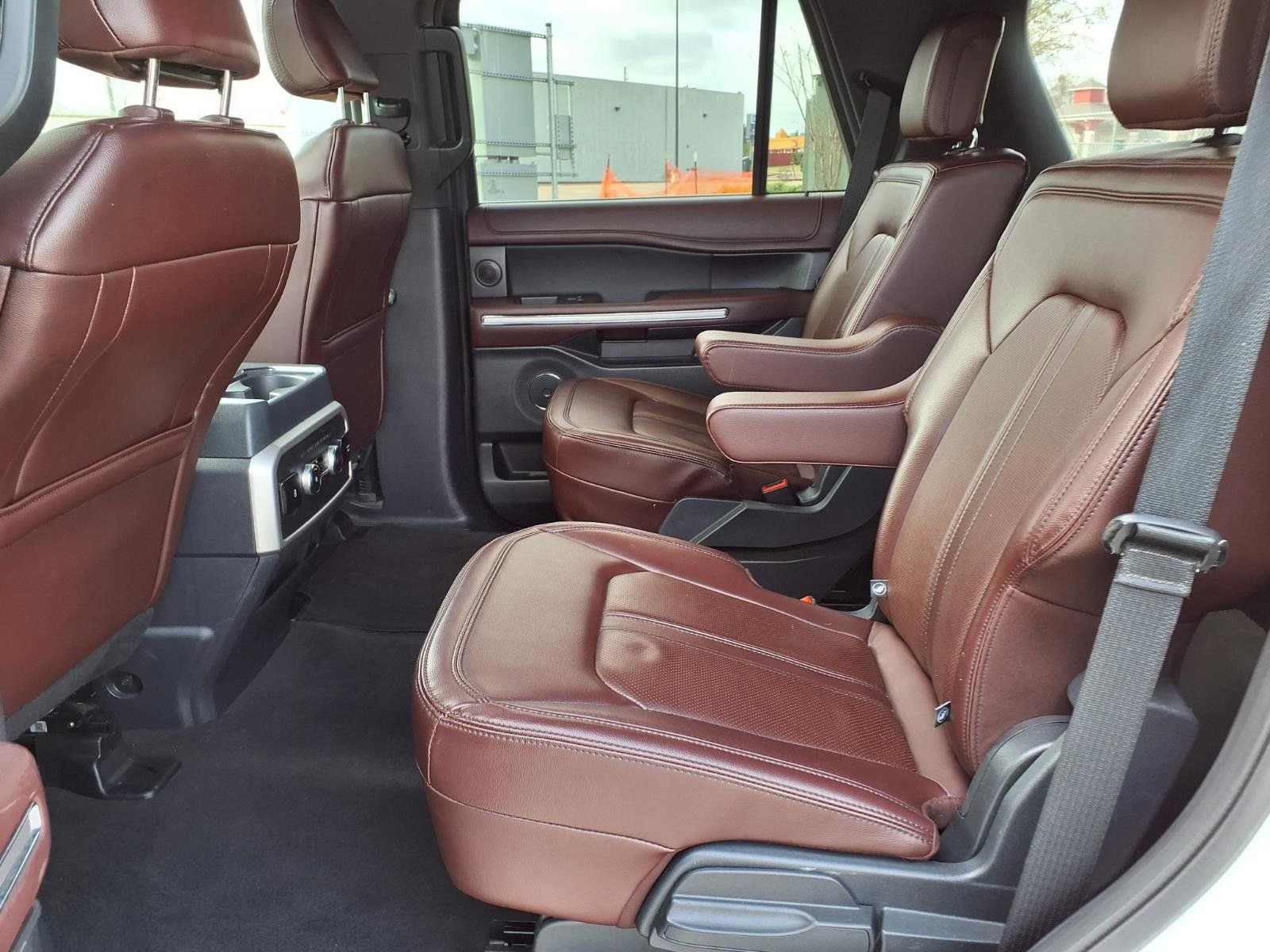 Used 2024 Ford Expedition Limited image 18