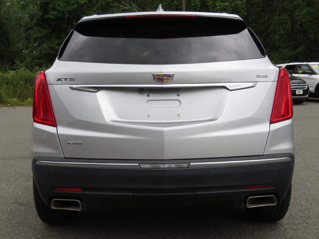 Used 2017 Cadillac XT5 Luxury w/ Driver Awareness Package AWD/4WD image 6
