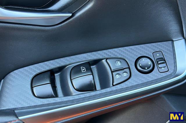 Used 2025 Nissan Sentra SR FWD image 12