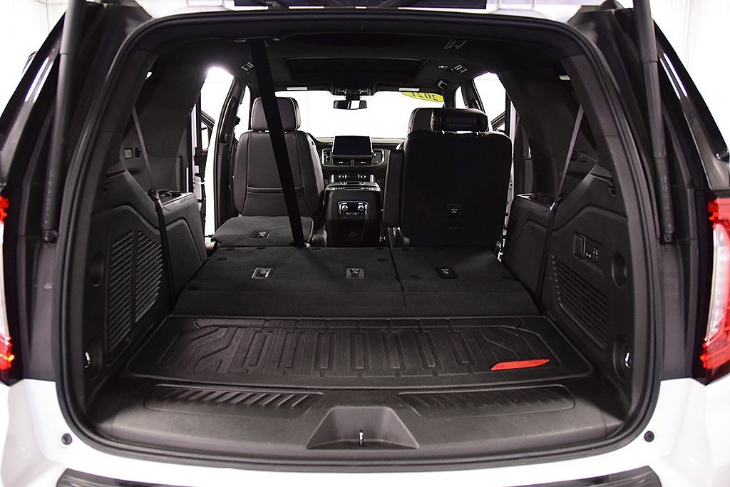 Used 2021 GMC Yukon SLT w/ SLT Premium Package image 34