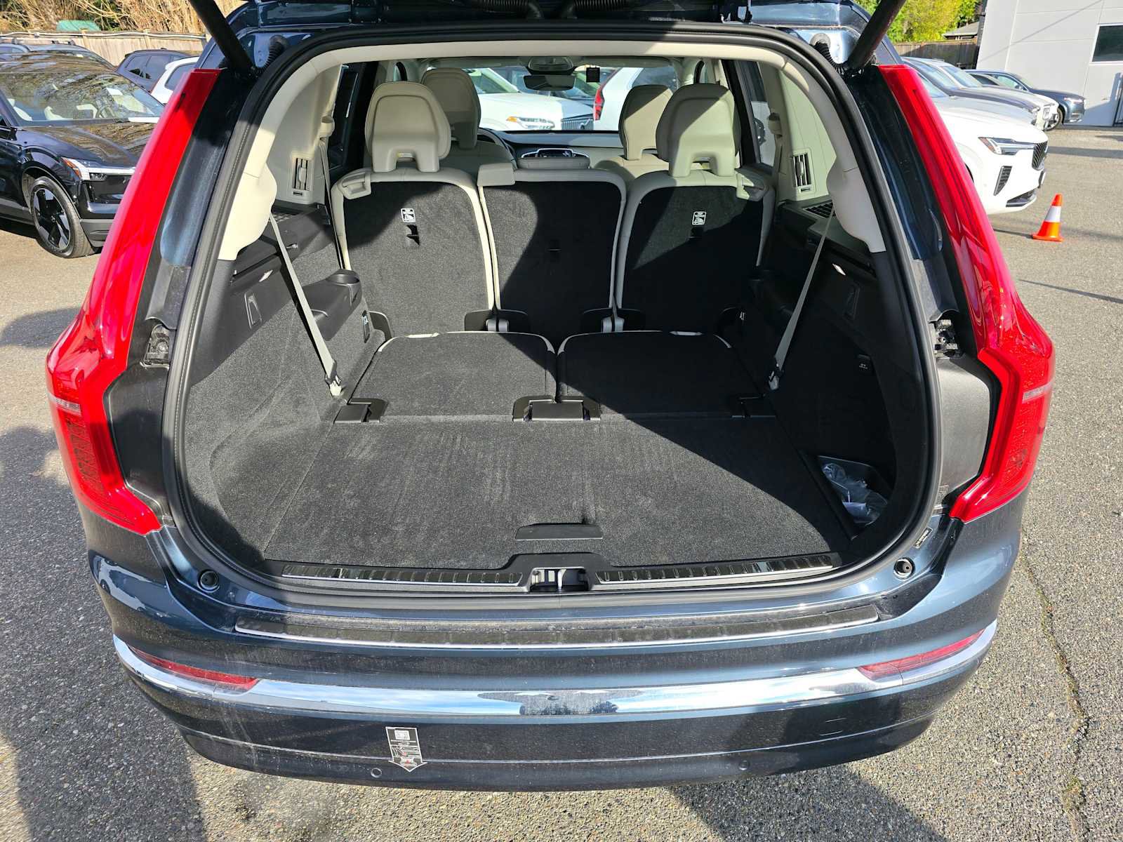 Certified 2023 Volvo XC90 B5 Plus w/ Protection Package Premier AWD/4WD image 14