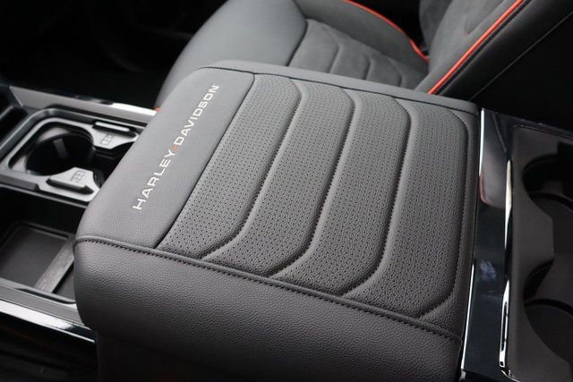 New 2026 Ford F250 Lariat w/ Black Appearance Package image 38