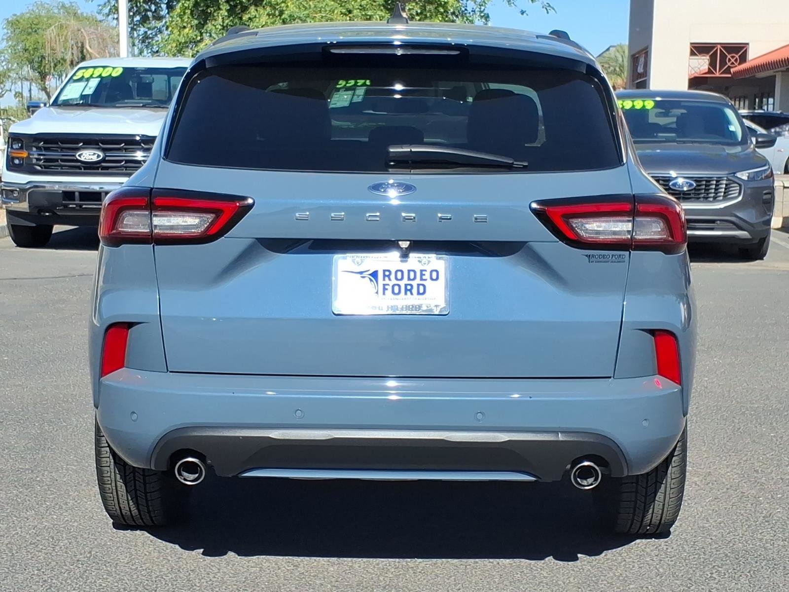 Used 2023 Ford Escape ST-Line w/ Tech Pack #1 FWD image 4
