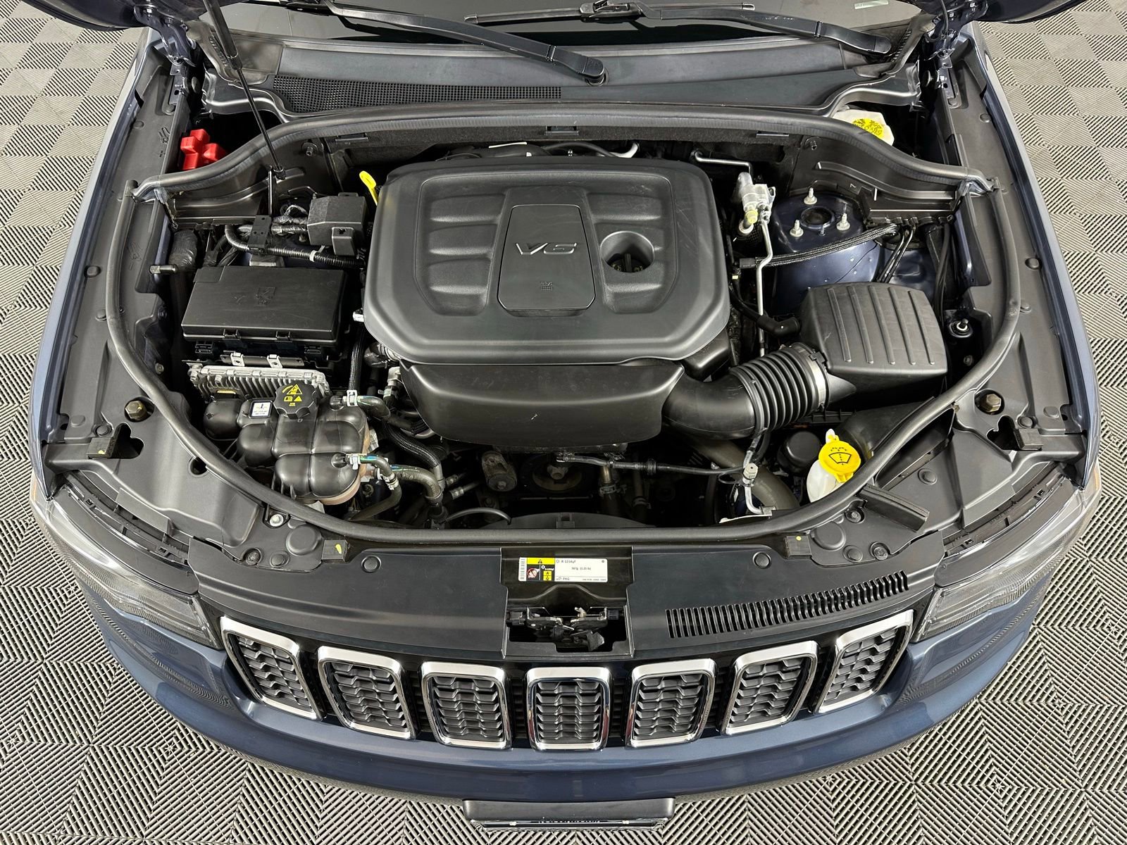 Used 2021 Jeep Grand Cherokee Limited w/ Premium Lighting Group image 24