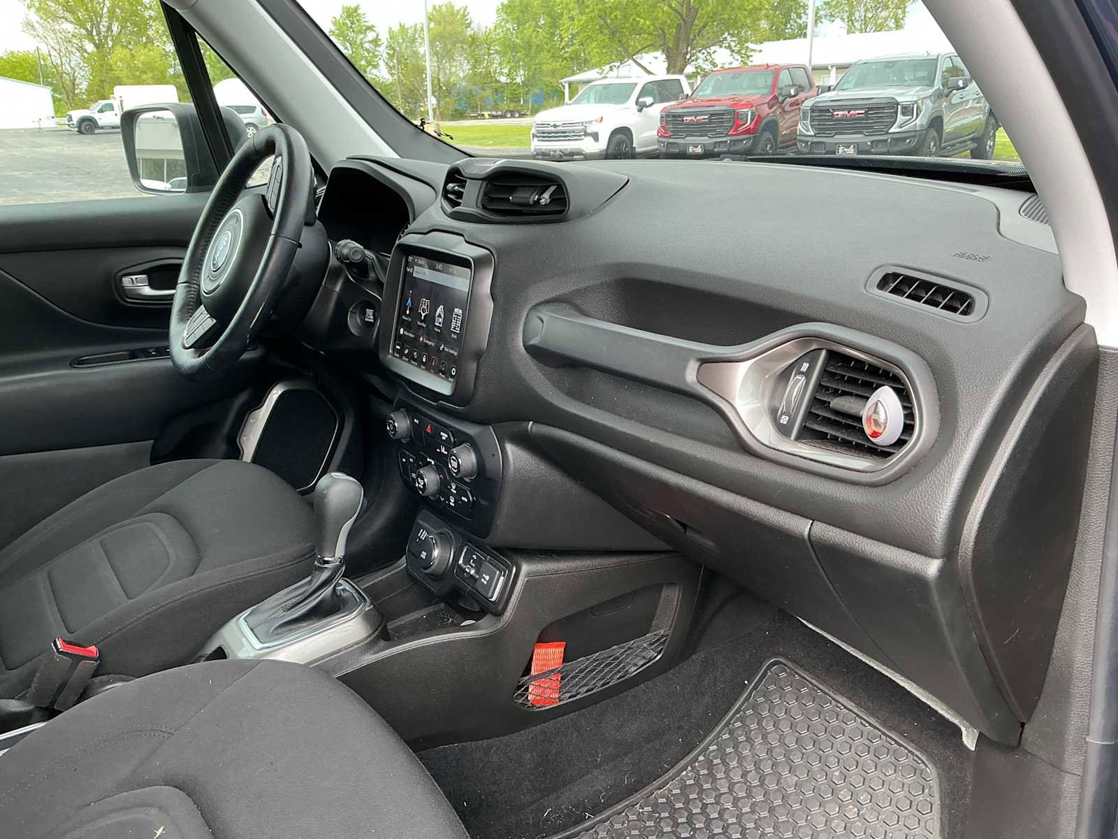 Used 2022 Jeep Renegade Latitude w/ Convenience Group AWD/4WD image 24