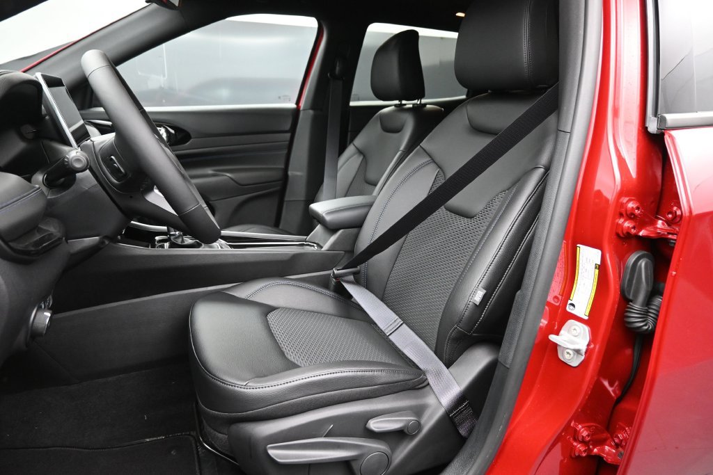 New 2026 Jeep Compass Latitude AWD/4WD image 2