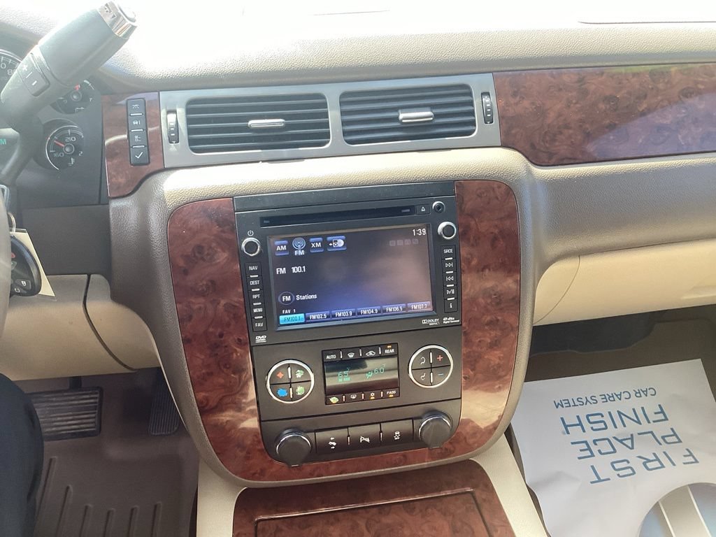 Used 2014 Chevrolet Suburban LTZ AWD/4WD image 22
